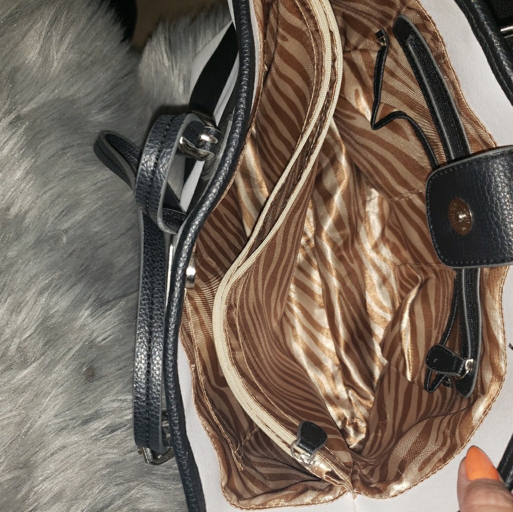 Dana Buchman purse - Picture 3 of 4